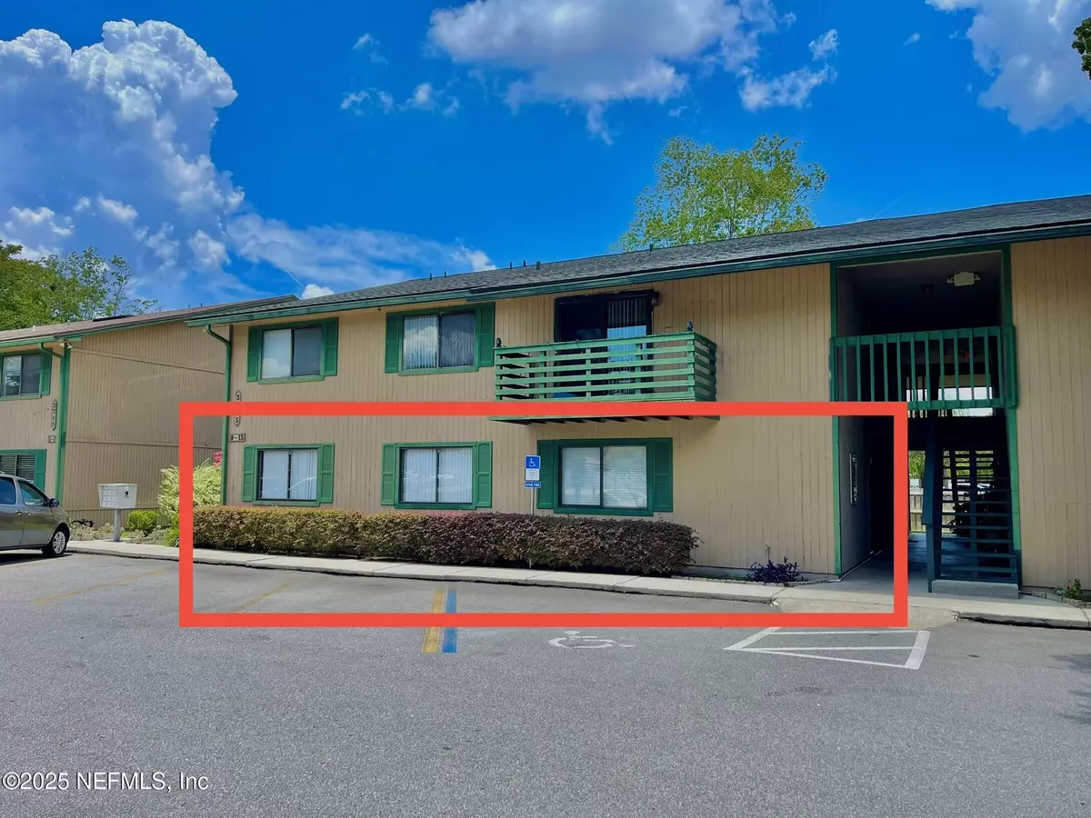 Jacksonville, FL 32257,3765 CROWN POINT RD #9