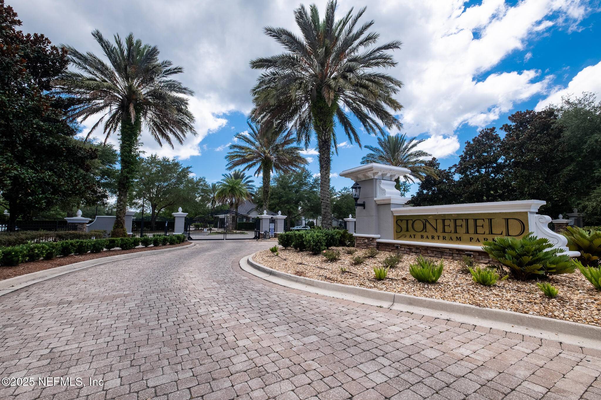 5719 PARKSTONE CROSSING DR, Jacksonville, FL 32258