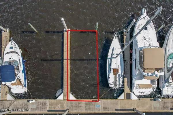 Jacksonville, FL 32210,5375 ORTEGA FARMS BLVD #1110