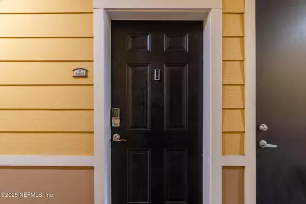 Jacksonville, FL 32216,8539 GATE Pkwy W #9413