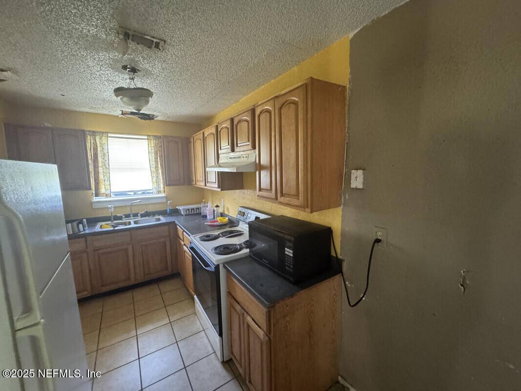 Jacksonville, FL 32208,9606 EVESHAM RD