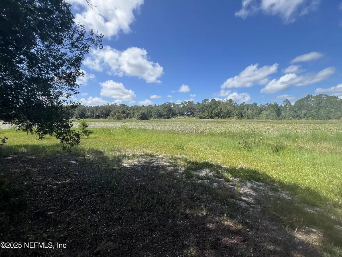 Hawthorne, FL 32640,427 S SOUTH CAROLINA ST