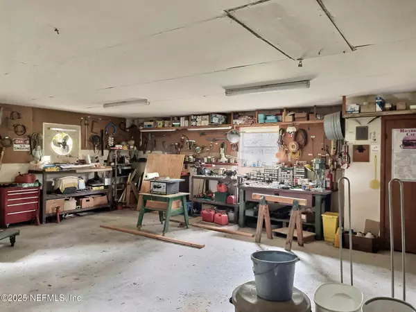 Georgetown, FL 32139,204 PLANTATION PINES DR
