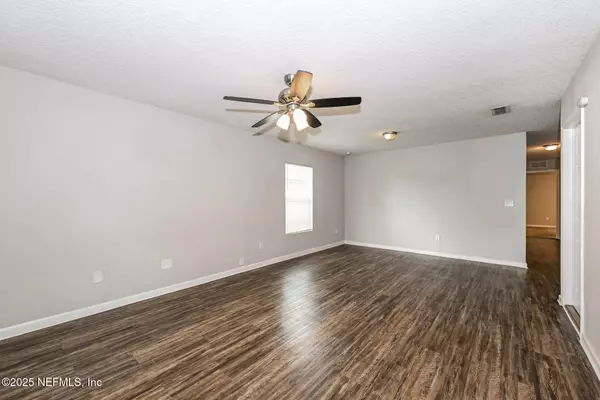 Jacksonville, FL 32207,2043 SESSIONS LN