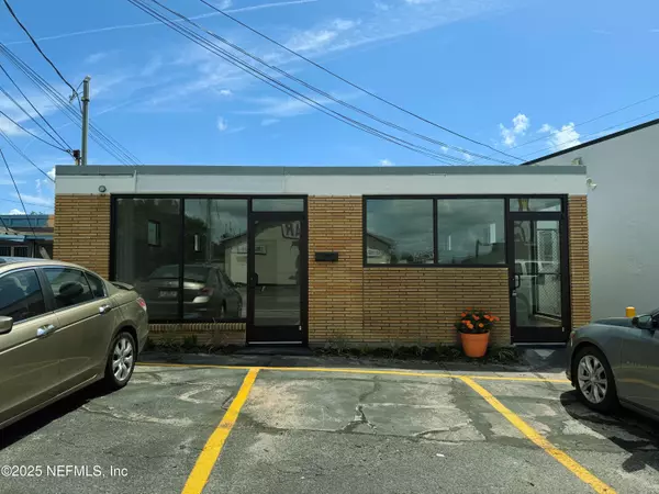 2425 LAKE SHORE BLVD, Jacksonville, FL 32210