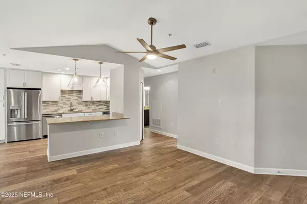 Jacksonville Beach, FL 32250,1655 THE GREENS WAY #3332