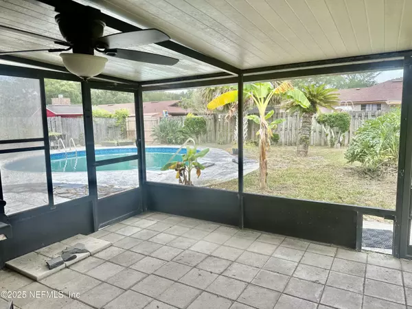 Jacksonville, FL 32277,4075 GREENWILLOW LN W