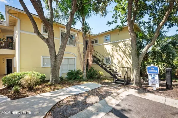 Jacksonville Beach, FL 32250,1800 THE GREENS WAY #1206