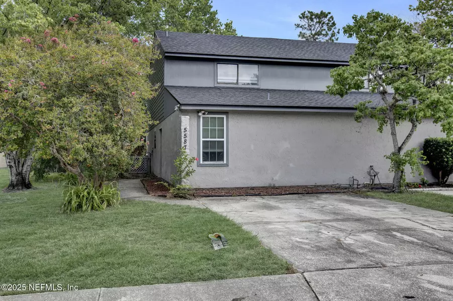 5587 GREATPINE LN S, Jacksonville, FL 32244