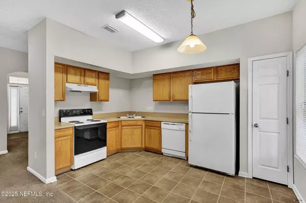 Jacksonville, FL 32244,5260 COLLINS RD #1305