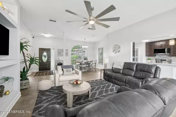 Jacksonville, FL 32218,15811 JIM CT