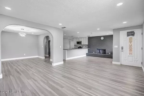 Jacksonville, FL 32218,1215 BLUEHILL DR N