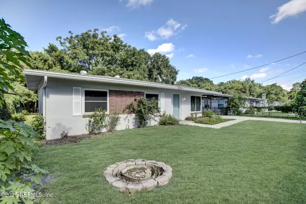 Jacksonville, FL 32216,780 LEAFY LN