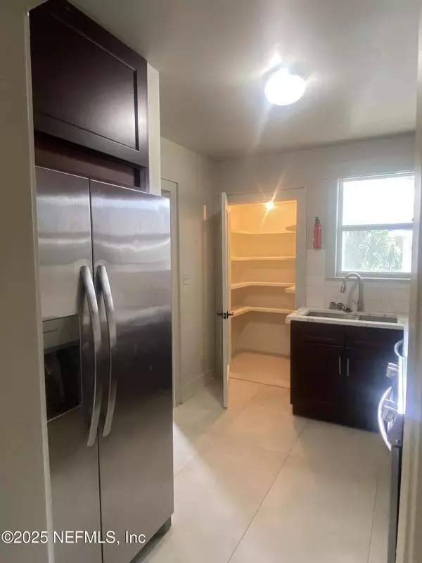 Jacksonville, FL 32206,537 W 17TH ST