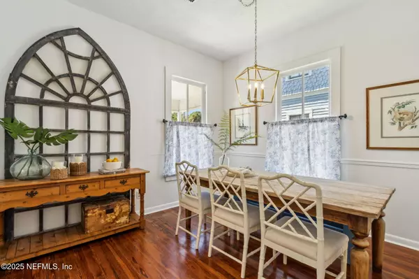 Fernandina Beach, FL 32034,306 S 7TH ST