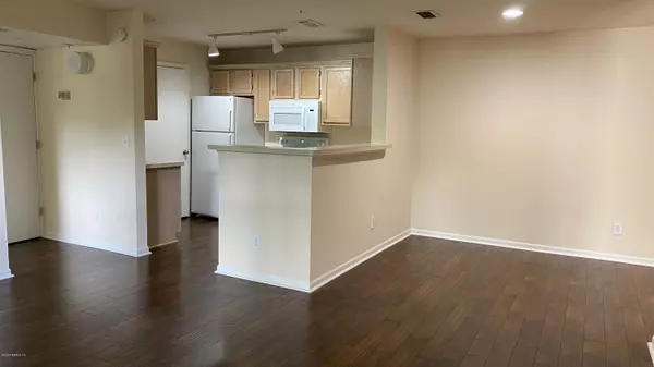 Jacksonville, FL 32256,7701 TIMBERLIN PARK BLVD #122
