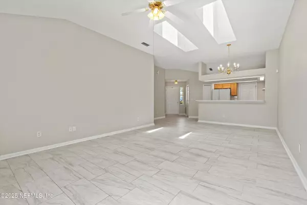 Jacksonville, FL 32225,3910 MEADOWVIEW DR N