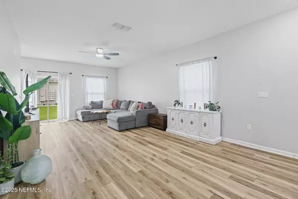 Jacksonville, FL 32218,852 CAPITOL Pkwy