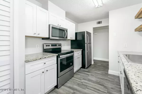 Jacksonville Beach, FL 32250,464 14TH AVE S