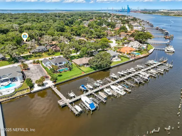 Jacksonville, FL 32225,4952 WHITE BLUFF DR