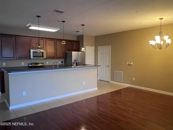 Jacksonville, FL 32224,13364 BEACH BLVD #425