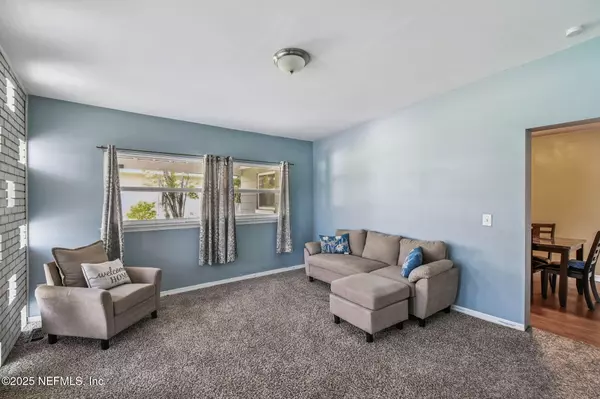 Jacksonville, FL 32216,623 MANDALAY RD