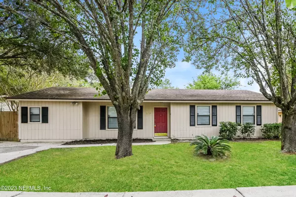 2421 OLSON LN, Jacksonville, FL 32210