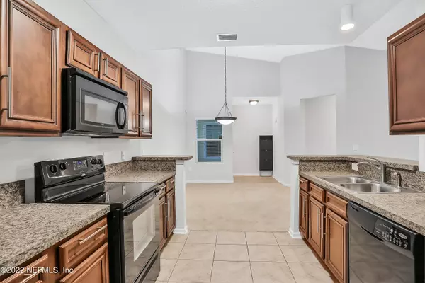 8241 PELICAN LANDING WAY #304, Jacksonville, FL 32256