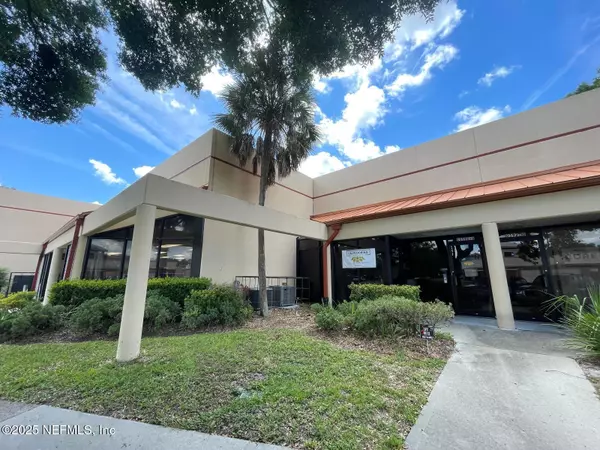 Jacksonville, FL 32218,10592 BALMORAL CIR #9