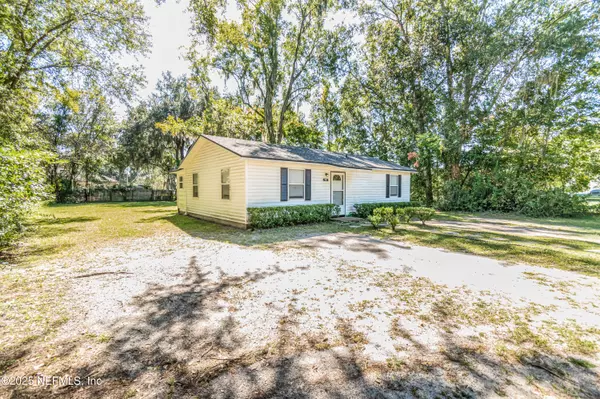 Macclenny, FL 32063,520 RAILROAD AVE W