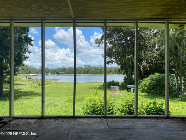 Interlachen, FL 32148,126 MIRROR LAKE DR