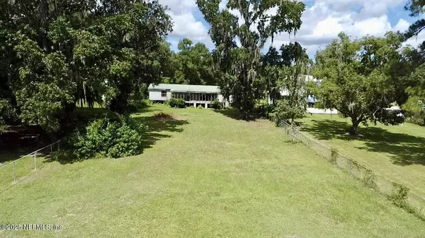 Interlachen, FL 32148,126 MIRROR LAKE DR