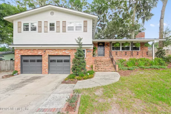 4045 BESS RD, Jacksonville, FL 32277