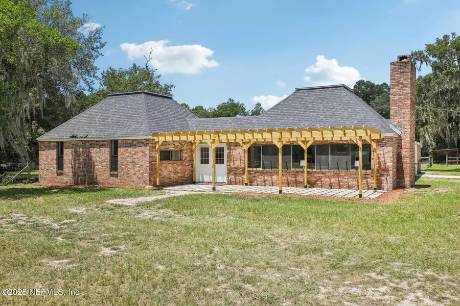 3992 HIDDEN ACRES RD, Middleburg, FL 32068