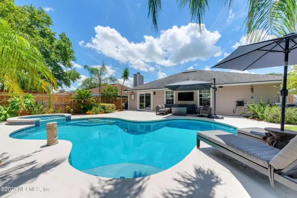 12381 APPLE LEAF DR, Jacksonville, FL 32224