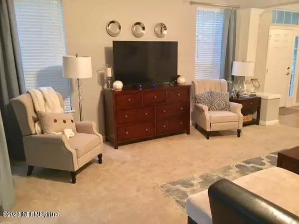 Jacksonville, FL 32224,13538 STONE POND DR