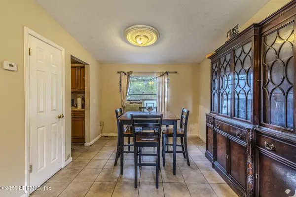 Jacksonville, FL 32221,8520 FROST ST N