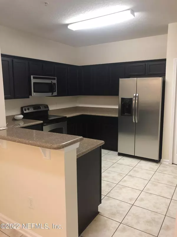 Jacksonville, FL 32256,4990 KEY LIME DR #102