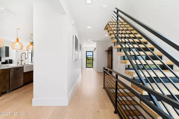 Ponte Vedra Beach, FL 32082,233 HIDDEN DUNE CT