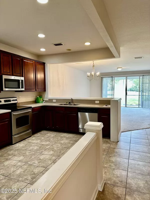 Jacksonville, FL 32256,11223 CAMPFIELD