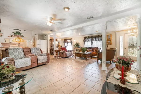 Jacksonville, FL 32208,2153 COURTNEY DR