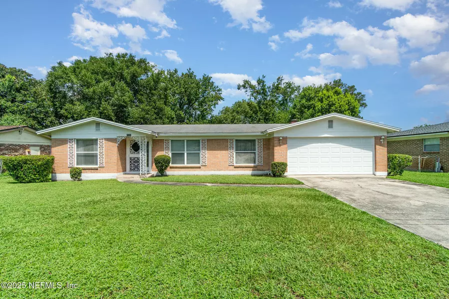 2153 COURTNEY DR, Jacksonville, FL 32208