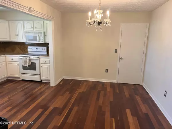 Jacksonville, FL 32207,5201 ATLANTIC BLVD #239