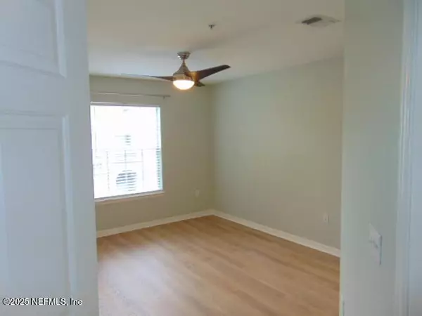 Jacksonville, FL 32224,3591 KERNAN BLVD S #131