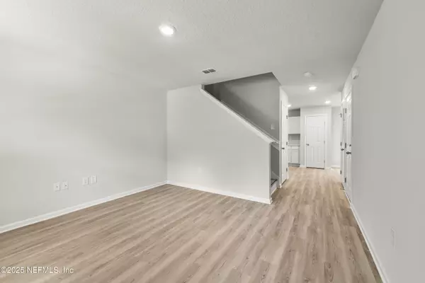 Jacksonville, FL 32209,1446 ROYAL COURT LN