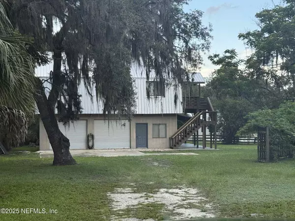 104 PARK AVE, San Mateo, FL 32187