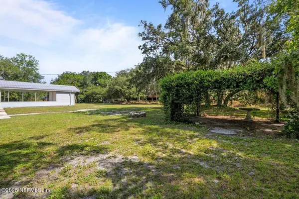 East Palatka, FL 32131,124 E GRANDVIEW DR