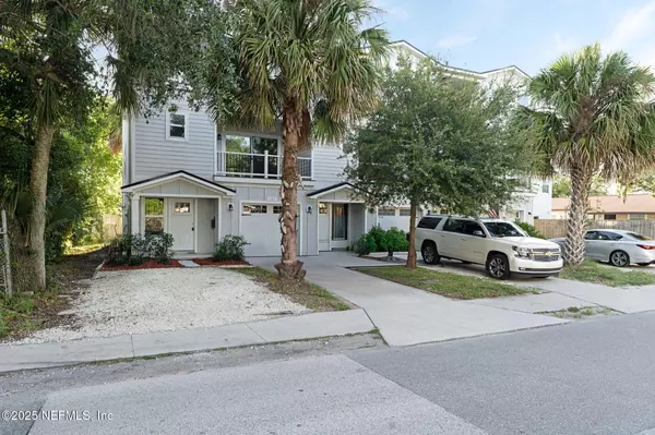 Jacksonville Beach, FL 32250,132 S 10TH ST