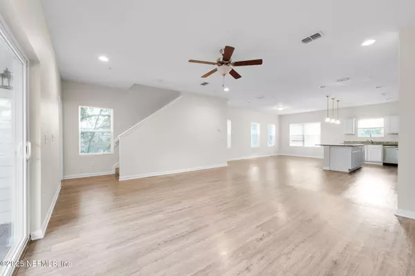 Jacksonville Beach, FL 32250,132 S 10TH ST