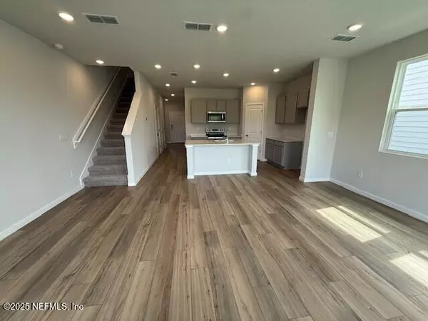 Jacksonville, FL 32218,199 BRAZIL NUT CIR